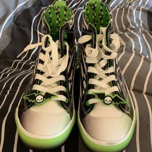 High-Top Sneakers with Skull and Bat Design Beetlejuice
